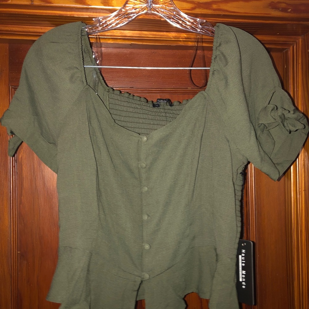 Cute Top NWT!!!!!🎉🎉